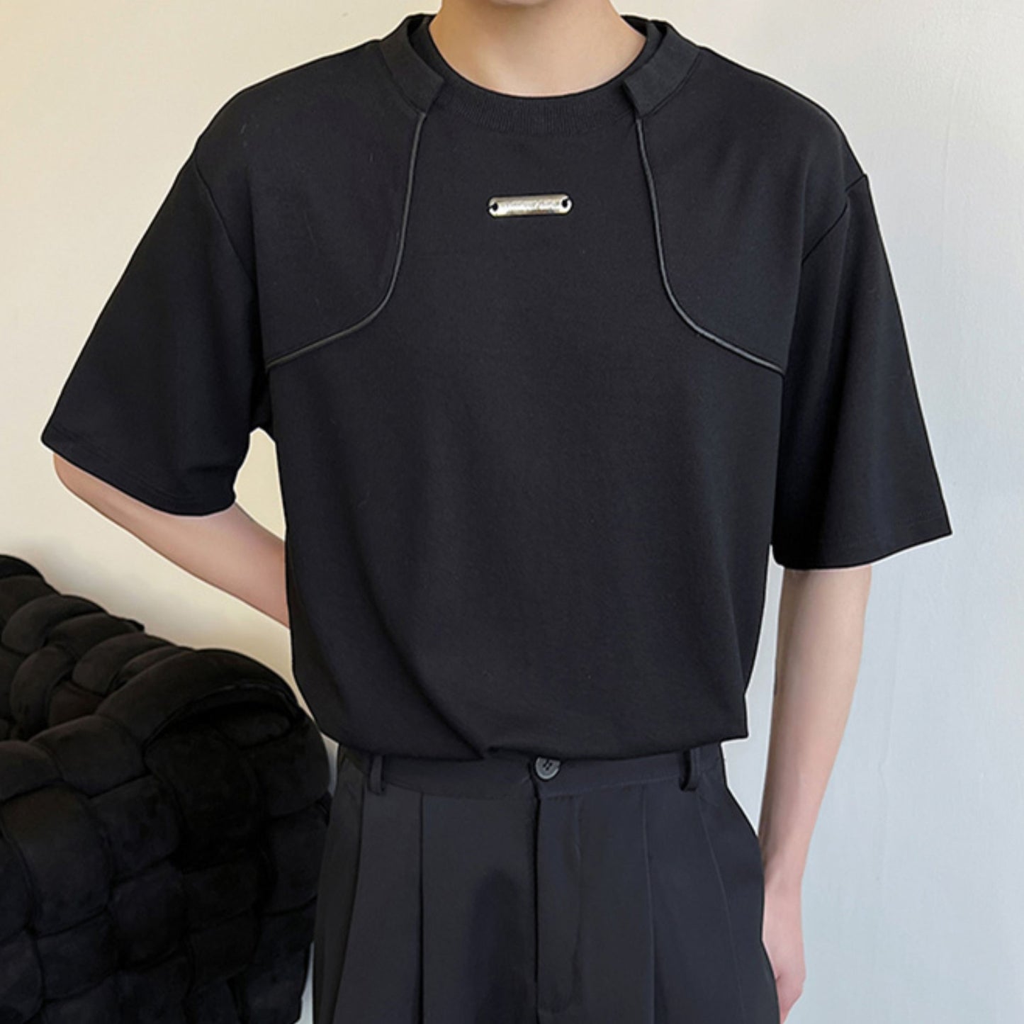 メタルプレート ハーフスリーブ ラウンドネックTシャツ